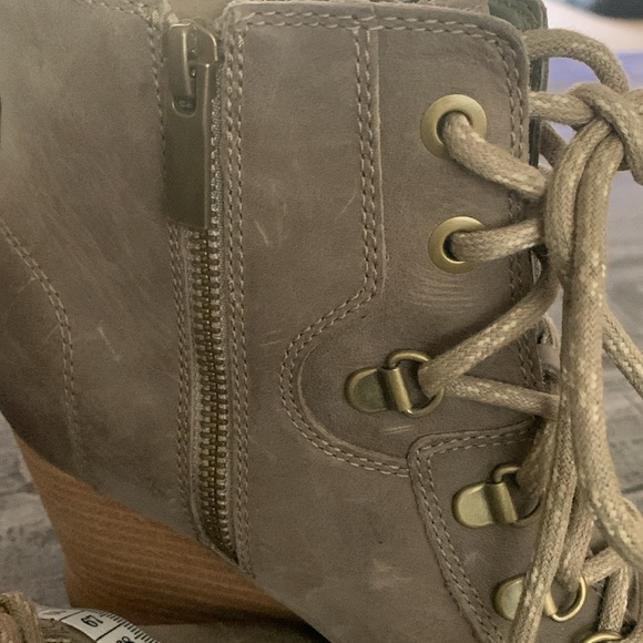 Women's Sorel JOAN UPTOWN LACE Leather Boots Size 8 KHAKI Like New Preloved - Picture 13 of 13